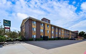 Quality Inn And Suites Dallas Fort Worth Airport North